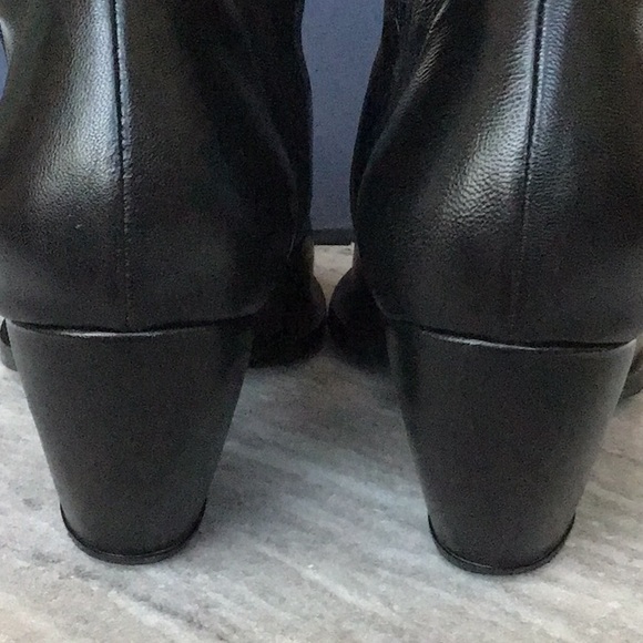 ALBERTO ZAGO Black Leather Booties With Pearl Details On The Ankle Area. - Picture 11 of 14